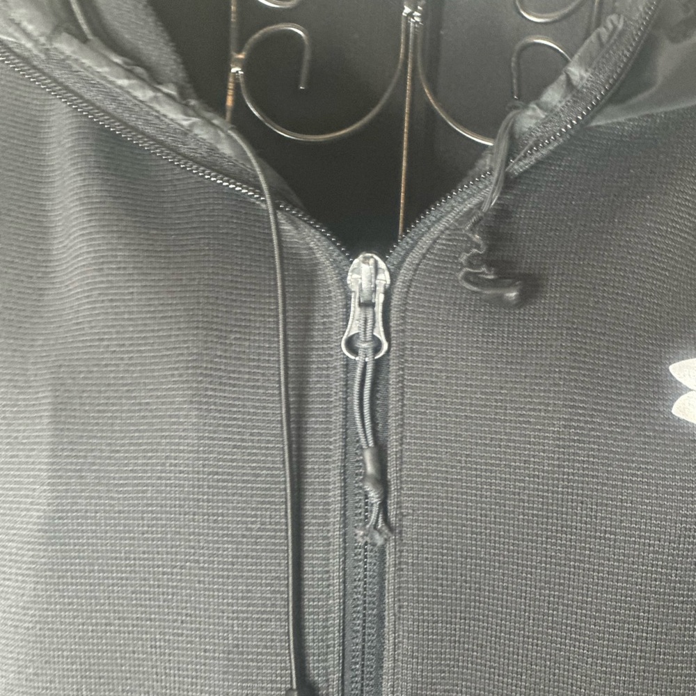 🌟💫✨UNDER ARMOUR Running Jacket ✨💫🌟 - Picture 3 of 4